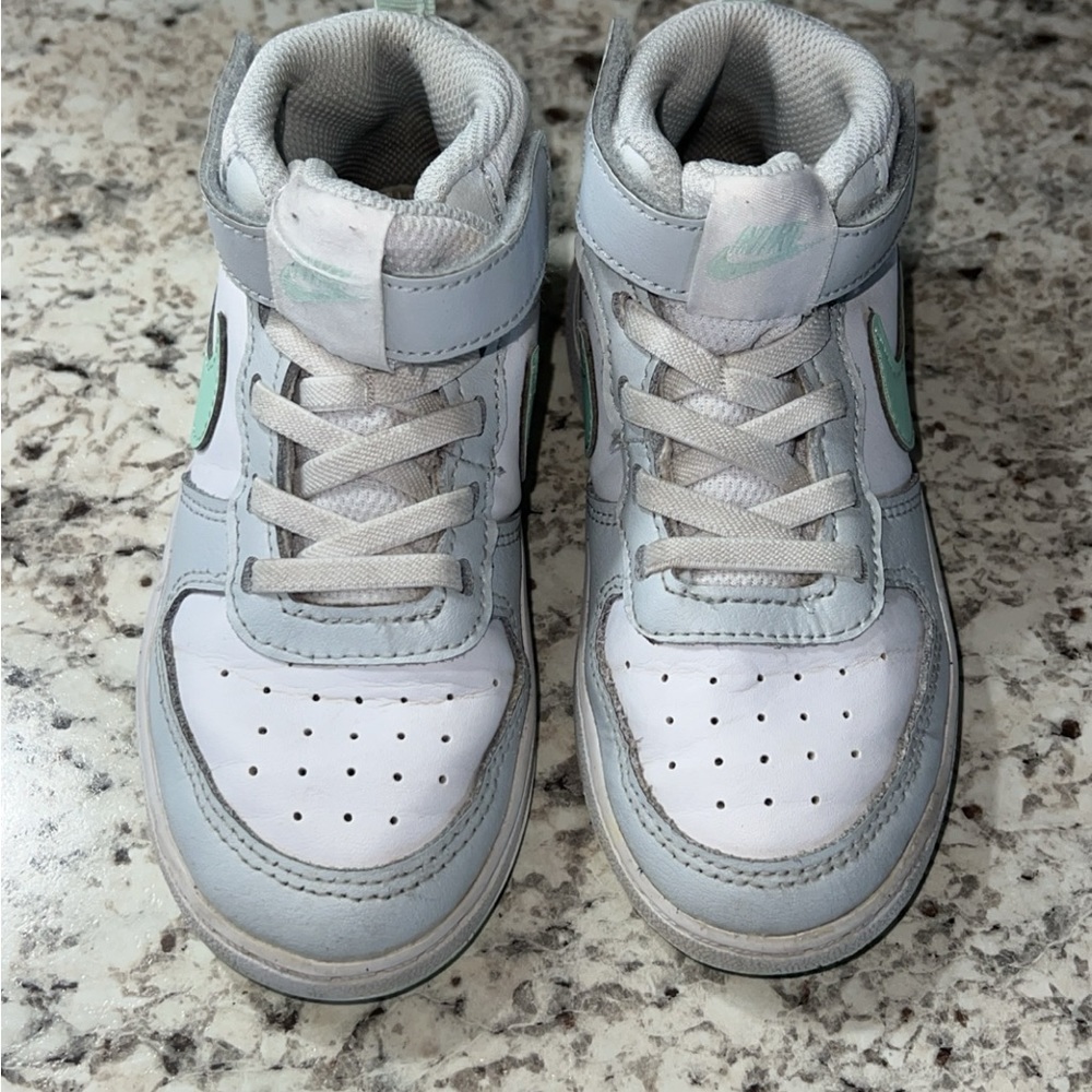 Toddler Nike shoes size 11c